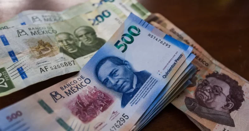 La moneda mexicana resiste alza de tasas y gana 4% anual afianzado por exportaciones. Tiene mejor desempeño que el euro y libra esterlina, entre otras
