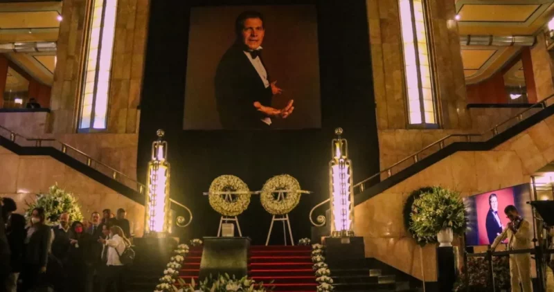 Videos: Homenaje póstumo a Héctor Bonilla en el Palacio de las Bellas Artes de la capital mexicana