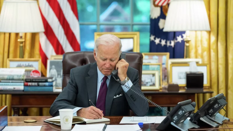 Biden reitera que seguirá proporcionando asistencia económica, humanitaria y seguridad a Ucrania