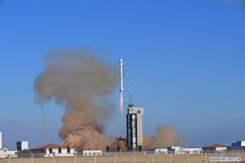 China lanzó al espacio dos satélites experimentales