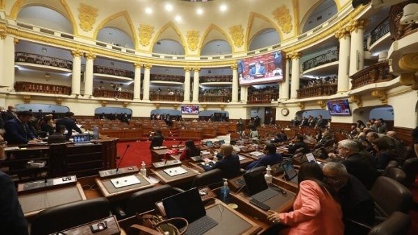 El Congreso de Perú desconoce al presidente Pedro Castillo