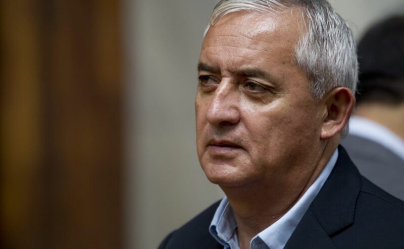 Condenan a 16 años de cárcel a expresidente guatemalteco, Otto Pérez Molina