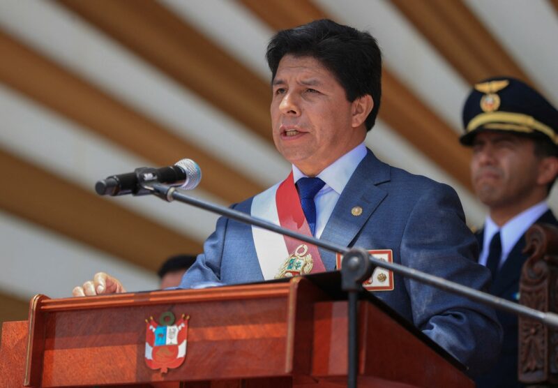 El presidente de Perú disuelve el Congreso