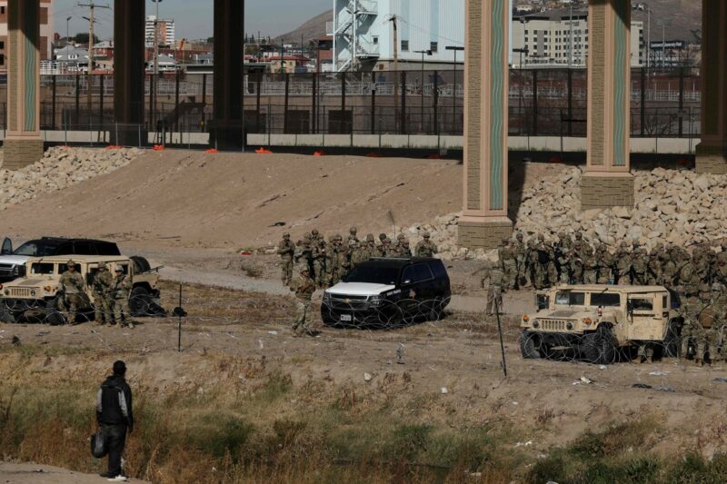 Despliega Texas 400 militares en frontera con México para bloquear a migrantes