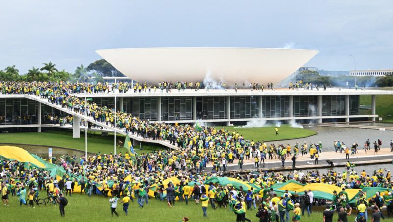Videos: Partidarios de Bolsonaro invaden las sedes de los tres poderes y causan destrozos; no aceptan el triunfo de Lula