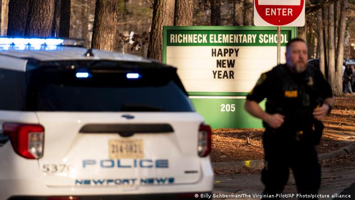 Niño de 6 años detenido tras abrir fuego en escuela de Virginia