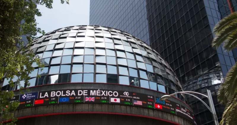 La Bolsa Mexicana de Valores tiene su mejor enero en 22 años; el peso gana 3.47% y es de las monedas más fuertes del mundo