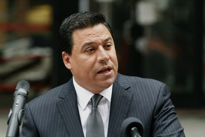 Ex concejal de LA, José Huizar, se declara culpable de extorsión y evasión de impuestos