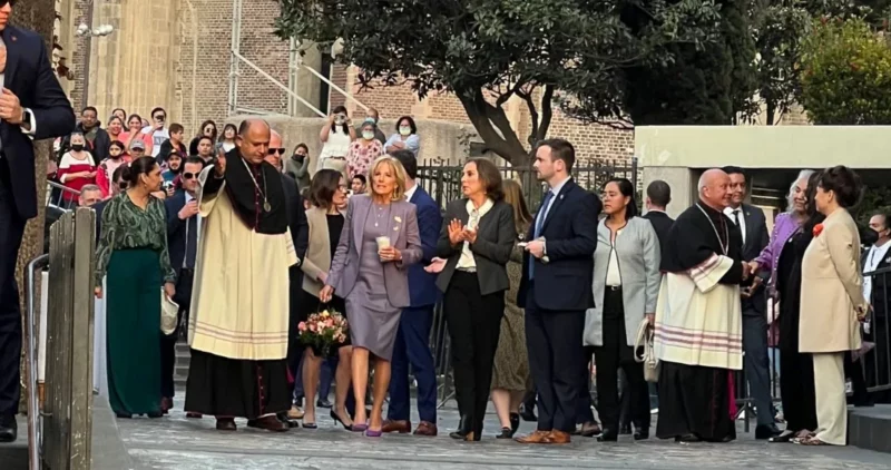 La primera dama de EU, Jill Biden, visita la Basílica de Guadalupe en compañía de Beatriz Gutiérrez Müller, esposa de AMLO