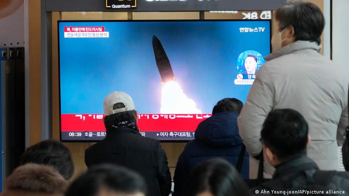 Norcorea lanza dos misiles y amenaza con hacer del Pacífico su “campo de tiro”