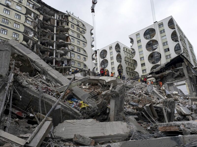 Supera los 50 mil muertos por sismo en Turquía y Siria