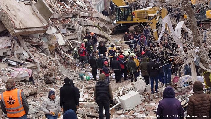 Video: Nuevo terremoto en Turquía y Siria; ya son casi 1,500 muertos y 3,000 heridos