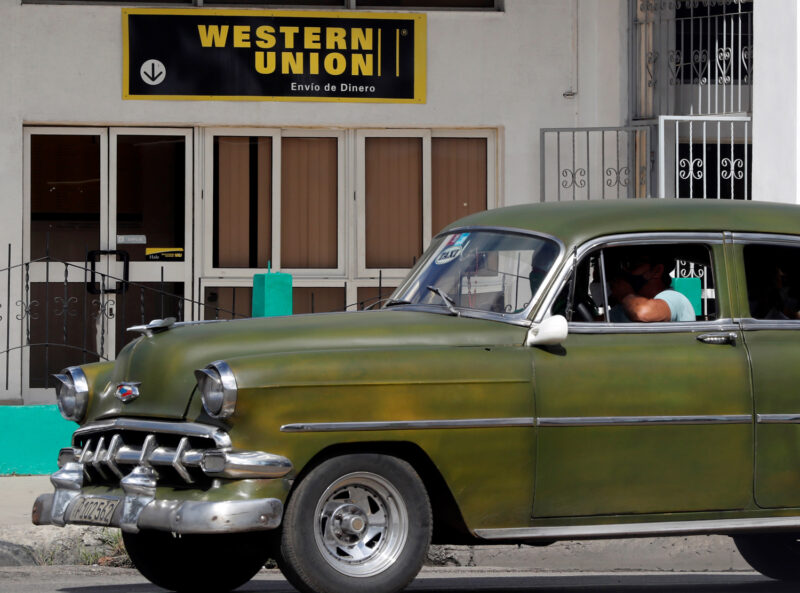 Wester Union reanuda el servicio de envío de remesas a Cuba desde Miami