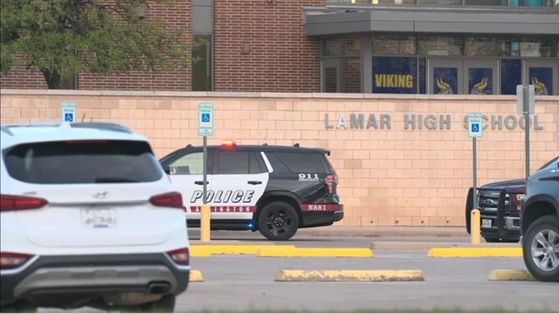 Dos estudiantes heridos en tiroteo en la escuela Lamar en Arlington, Texas