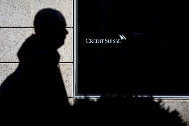 Temores hacia el sector bancario hunden bolsas en Europa