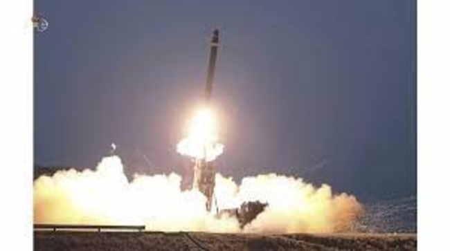 Corea del Norte lanza supuesto misil antes de cumbre Seúl-Tokio