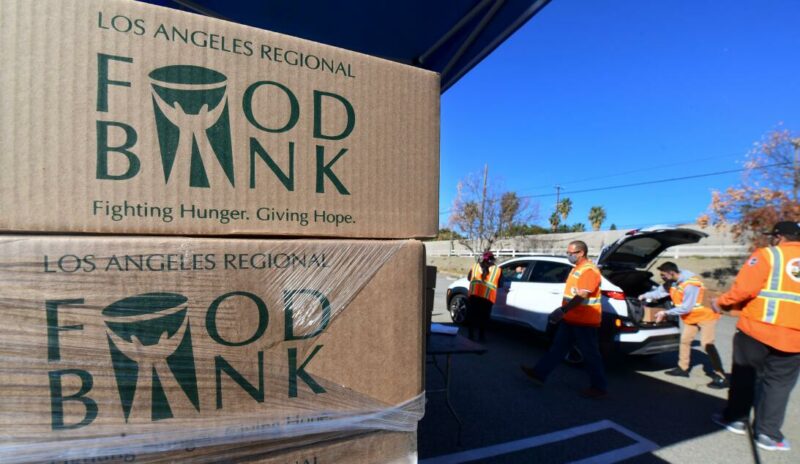 Bancos de comida atienden a miles en California sin posibilidad de cubrir necesidades básicas. Sus ubicaciones