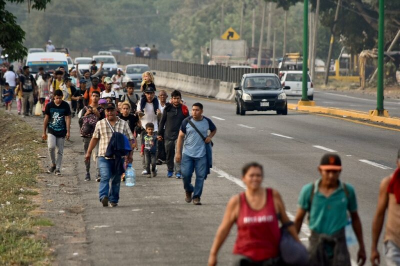 La caravana de tres mil migrantes se disuelve en Chiapas tras pacto con el Instituto Nacional de Migración
