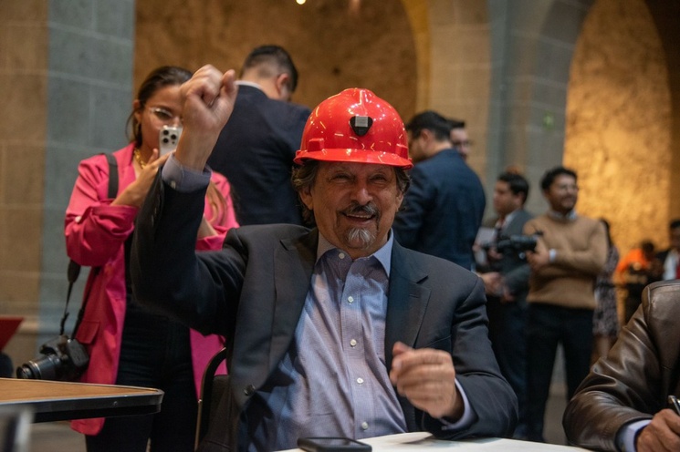 Reforma integral minera será tratada en septiembre, dice el senador Napoleón Gómez Urrutia