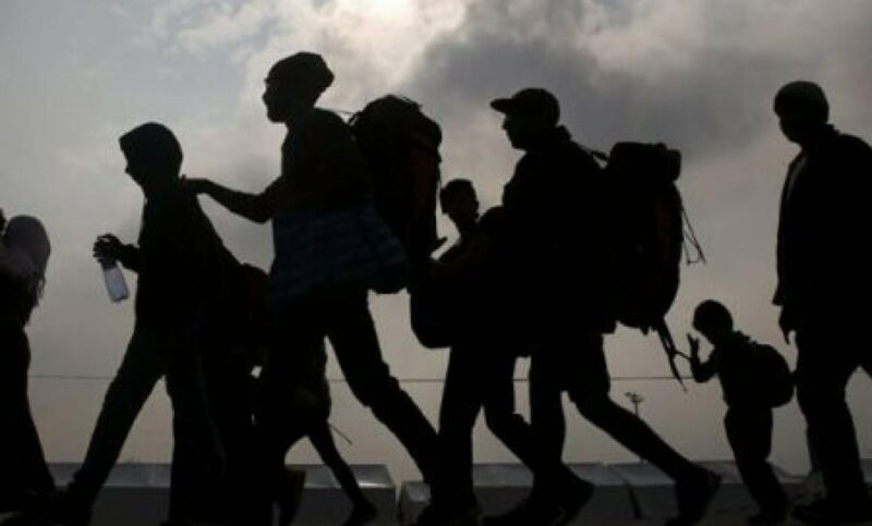 La mayoría de migrantes recurre a a redes de tráfico de personas para llegar a EU