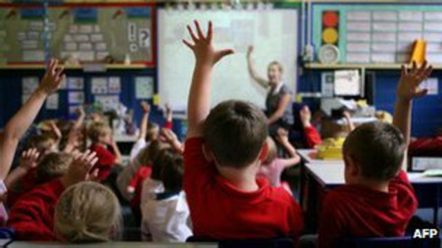 Incesante fuga de maestros complica al sistema educativo de EU