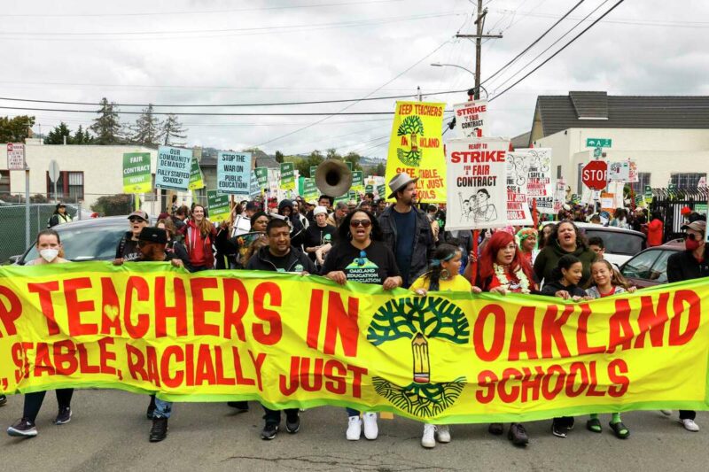 Avanzan negociaciones entre maestros y autoridades escolares de Oakland en el quinto día de huelga