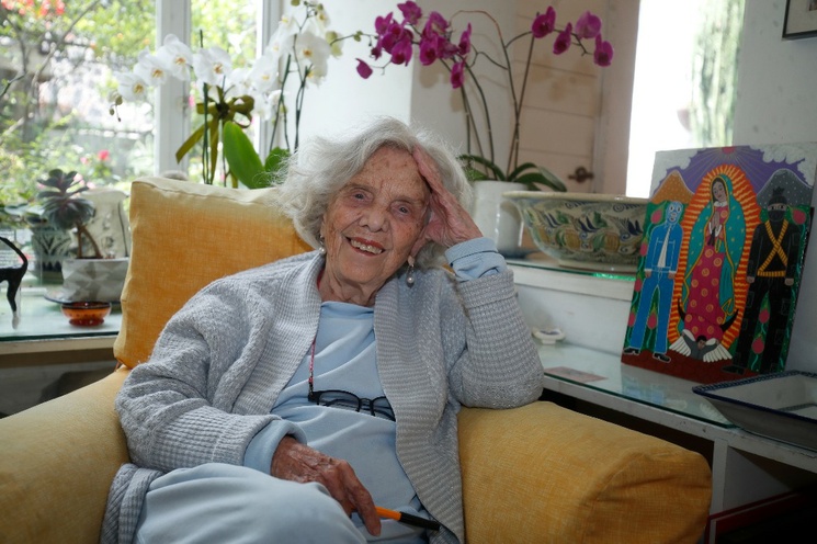 Poniatowska, 91 años, ha cubierto a 3 generaciones: abuelas, padres, hijos y va por los nietos