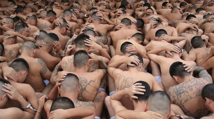 Denuncian muerte de 153 pandilleros detenidos en El Salvador