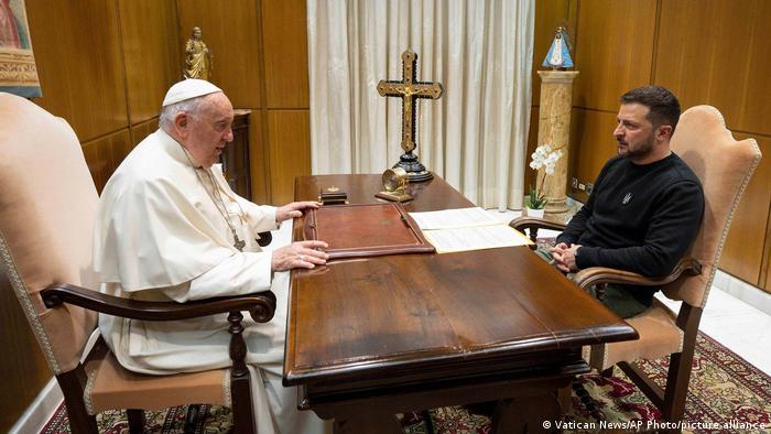Zelenski al Papa: “No puede haber igualdad entre víctima y agresor”