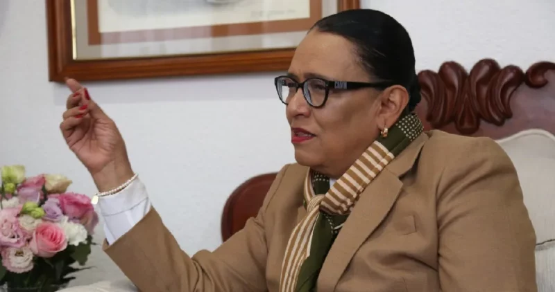 Video: Entrevistada en su casa, la Secretaria de Seguridad, Rosa Icela Rodríguez, habla de su labor, aspiraciones políticas y de más de 3 décadas de conocer a AMLO