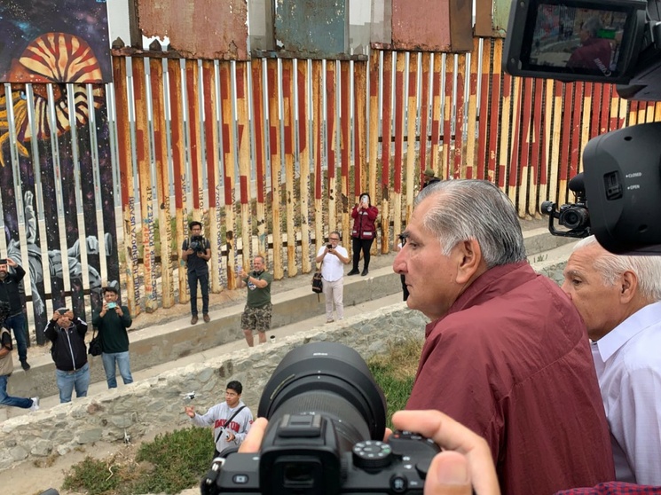 Sheinbaum: bajos salarios y desigualdad social causan violencia en Guanajuato.  Ebrard en Floridad. Adán López en la frontera norte