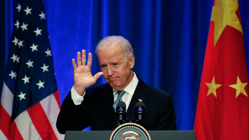 Biden declara “emergencia nacional” y anuncia restricciones a la inversión de EU en el sector tecnológico chino