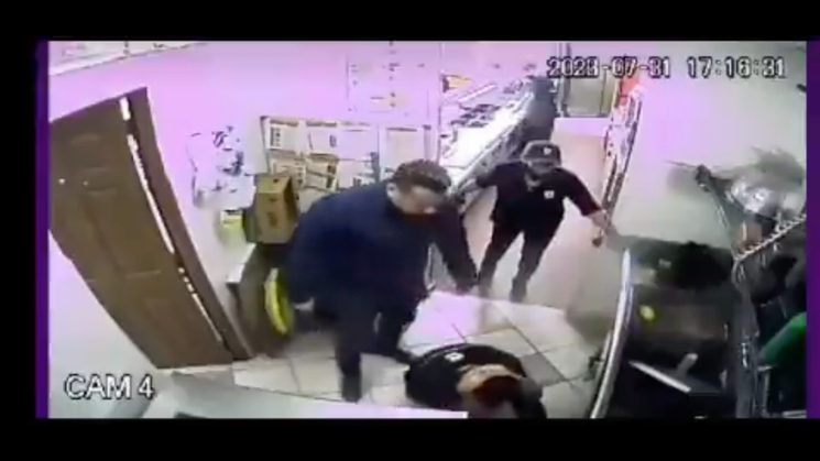 Video: Vinculan a proceso a “El Tiburón” por golpear a un empleado de Subway en SLP. Está acusado de tentativa de homicidio
