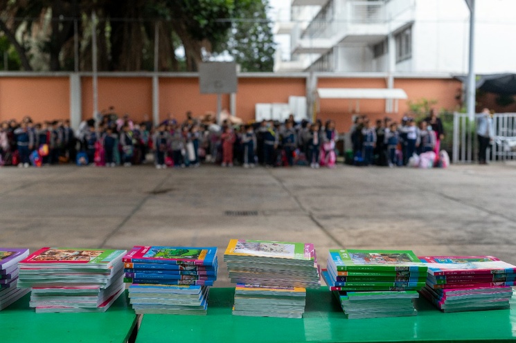 Pese a la oposición, los Libros de Texto Gratuitos ya están en escuelas de 30 estados: AMLO