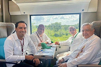 Videos: AMLO hizo el primer recorrido de inspección a bordo del Tren Maya desde la estación Campeche