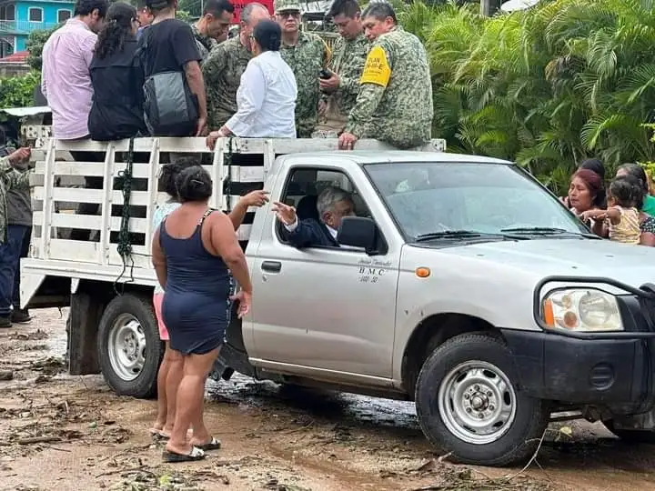 Video: El huracán Otis causó severos detrozos en Guerrero. AMLO fue allá