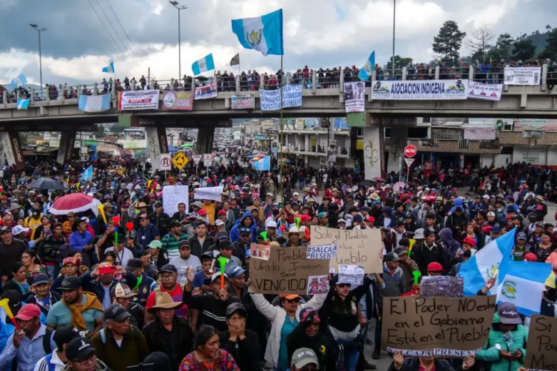 Con 58 bloqueos en Guatemala continúan las protestas exigiendo la renuncia de la fiscal general