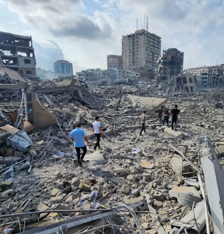 Video: Israel arrasa barrio por barrio en la franja de Gaza