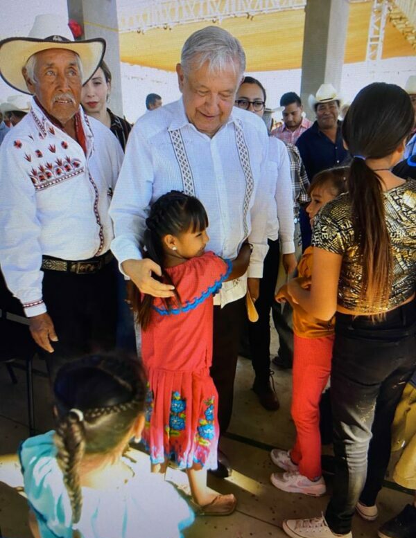 AMLO celebró sus 70 años con los yaquis en Huírivis, Sonora
