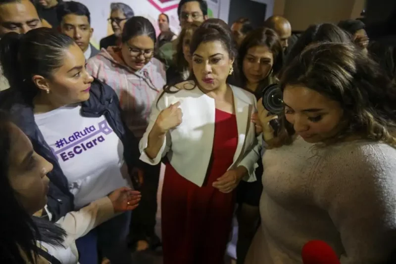 Videos: Clara Brugada llama a la unidad en Morena; la apoyaré, dice García Harfuch. Nadie sobra, todos somos necesarios para construir este gran movimiento, dice ella