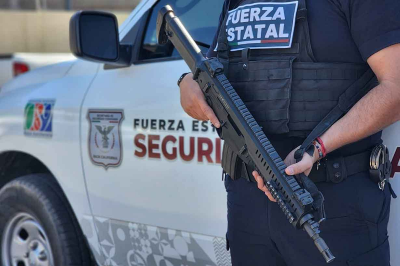 Policía de Tijuana fue detenido en San Diego, California, con más de 20 kilos de metanfetaminas y 400 litros de precursor químico