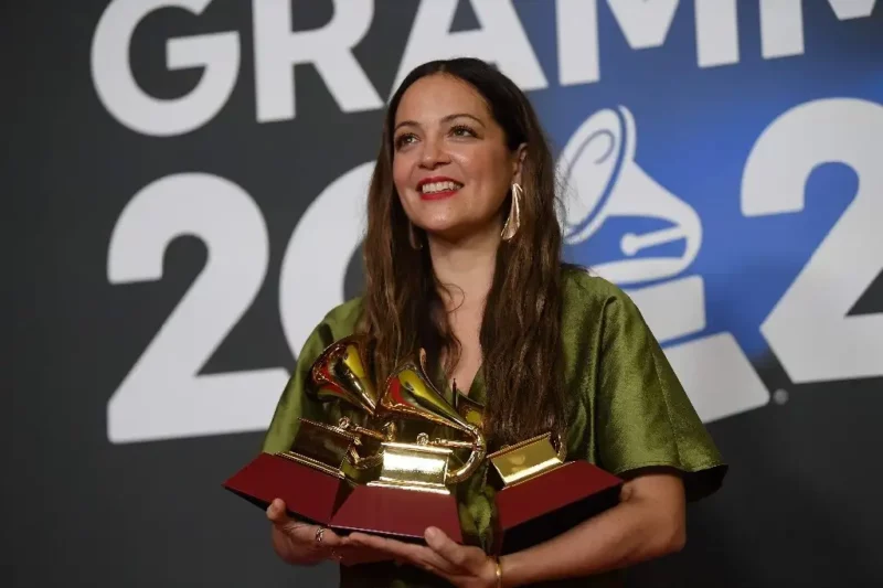 Natalia Lafourcade, Bizarrap y Shakira triunfan en los Latin Grammy