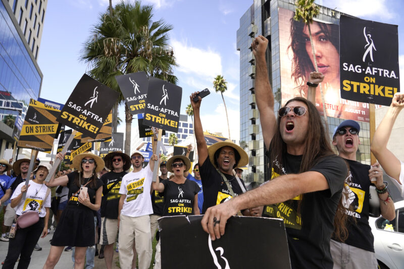 Actores de Hollywood ratifican acuerdo para terminar la huelga