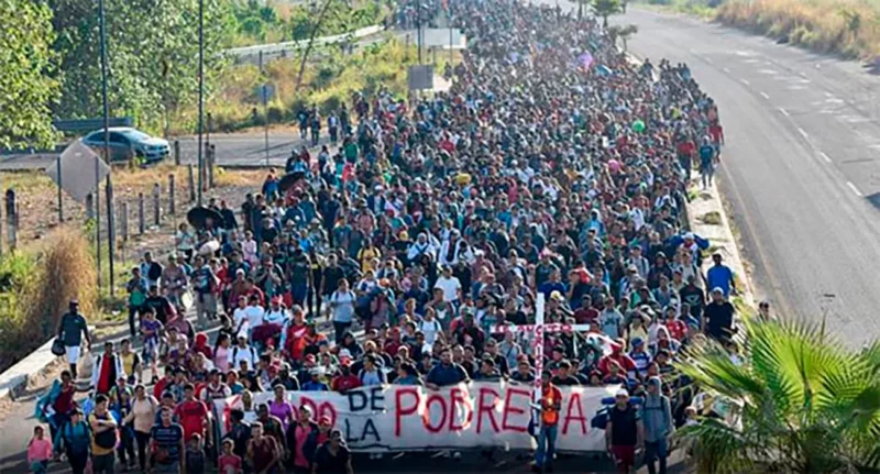 Video: Llega a Huixtla, Chiapas, la caravana migrante autodenominada “éxodo de la pobreza”