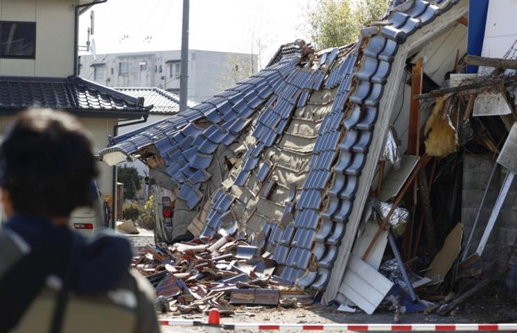 Videos: Terremoto de 7.6 grados en Japón acompañado de fuertes réplicas