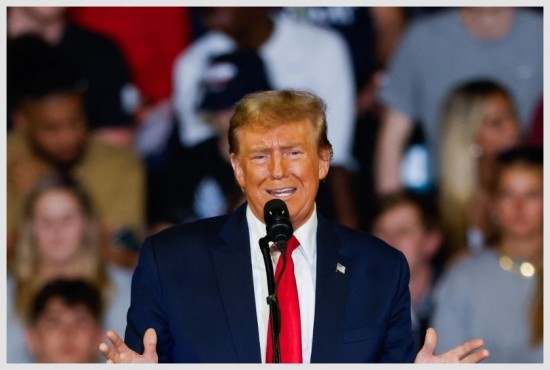 Trump celebra hundimiento de ley fronteriza y promete “deportaciones masivas”