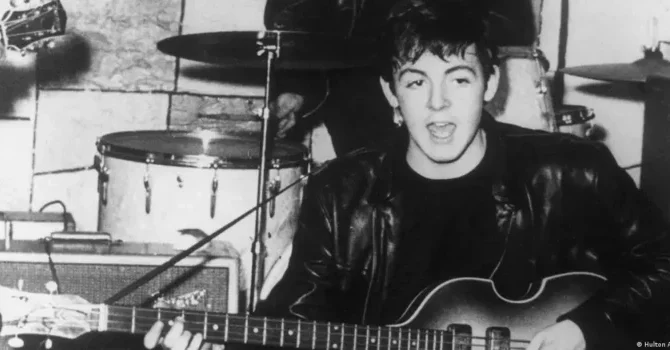 Paul McCartney recupera bajo que le robaron hace medio siglo