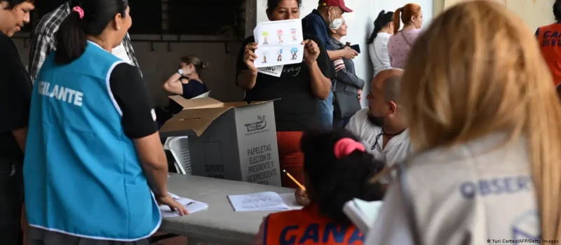 Videos: Fallas en el escrutinio final de las elecciones salvadoreñas; recurren al conteo de voto por voto