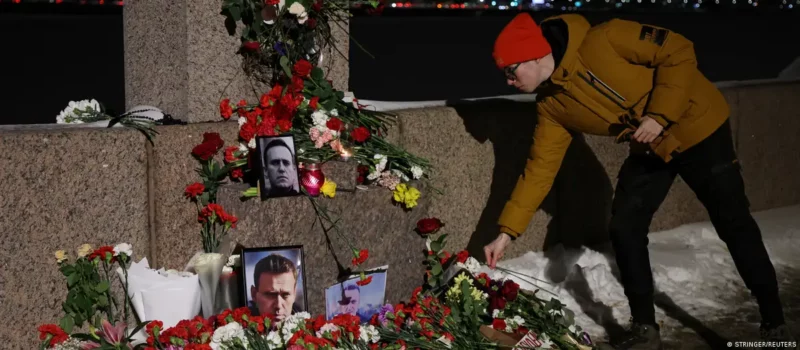 Un centenar de detenidos por rendir homenaje a Navalni en Rusia. Prohido disentir