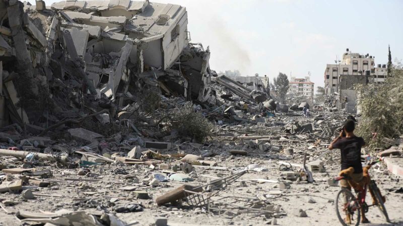 Israel destruye edificios y se apropia de territorio de Gaza para crear una zona de contención